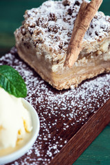Tarta de manzana - Crumble de manzana con helado de vainilla