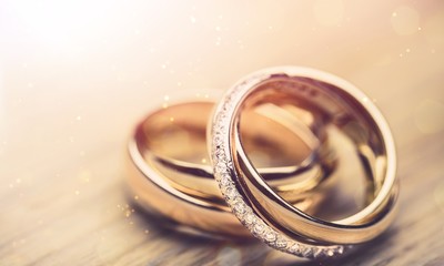 Obraz na płótnie Canvas Engagement rings on background close up