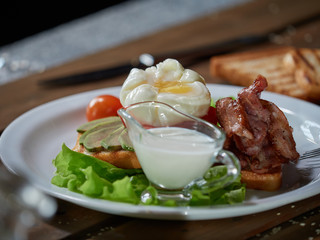 Egg poached with fresh vegetables.