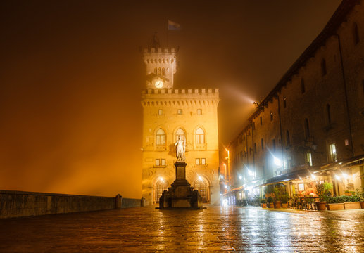 Palazzo Publico and the Piazza della Liberta