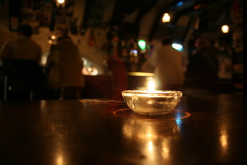 Kerzenlicht im Irish pub
