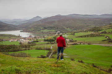 Man contemplating views of Vañes. Palencia