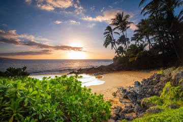 Fototapeta na wymiar Maui Sunset beach cove 
