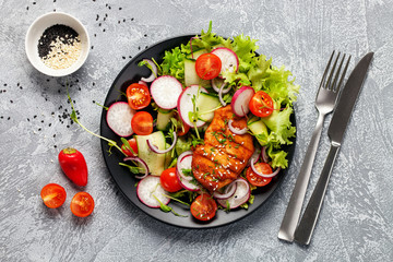 Chicken and fresh vegetable salad