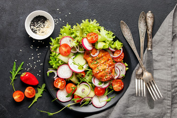 Chicken and fresh vegetable salad