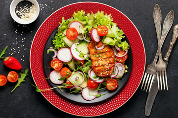Chicken and fresh vegetable salad