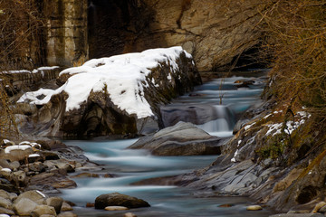 Un torrent en hiver