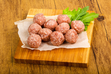 Raw meat balls