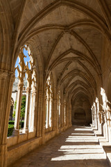 Obraz premium Arched gallery of cloister of Monastery of Santa Maria de Santes Creus