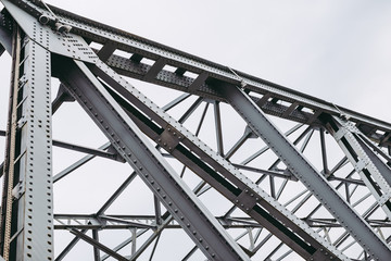 Structure de pont métallique