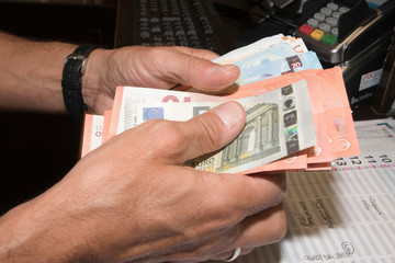 fünf euro