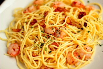 Espaguetis con gambas