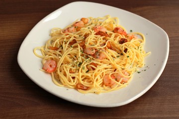 Espaguetis con gambas