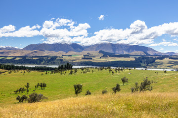 Fototapeta na wymiar Mountain Alps scenery in south New Zealand