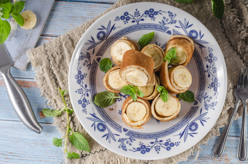 Cinnamon banana pancakes