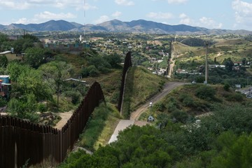 Fototapeta na wymiar NOgales Border USA Mexico - wide open landscape