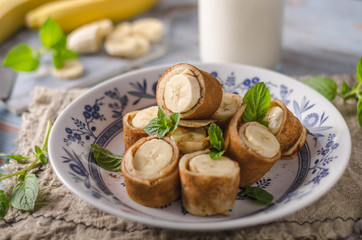 Cinnamon banana pancakes