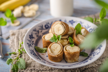 Cinnamon banana pancakes