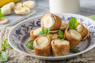 Cinnamon banana pancakes