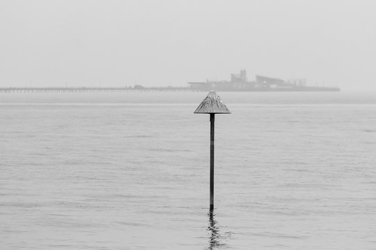 navigation marker in back and white