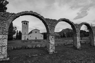Rocchetta a Volturno, Isernia, Molise. Abbazia benedettina di San Vincenzo al Volturno. Storica...