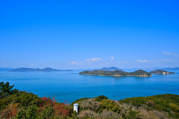 春の瀬戸内海と島々　香川県高松市