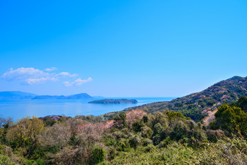 春の瀬戸内海と島々　香川県高松市から小豆島方面を撮影