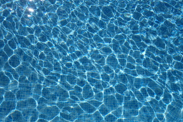 Fototapeta na wymiar eau piscine