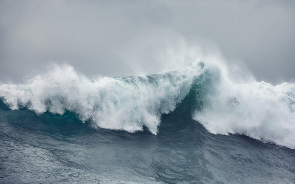 Nazare Welle