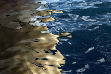 Wasserspiegelung abstrakt bewegung