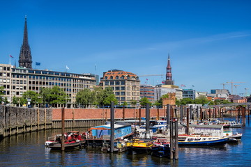 Fototapeta premium Alter Hafen in Hamburg, Deutschland