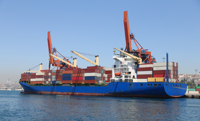 Fototapeta premium Container Ship in port
