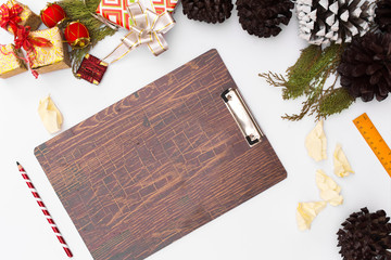 Flat lay christmas clipboard mockup. Christmas ideas, notes, plan writing concept. Merry christmas happy new yea