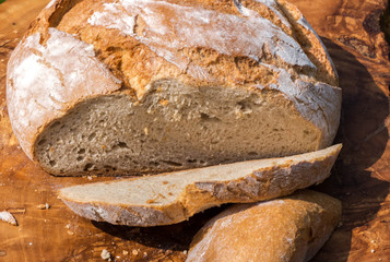 Leib Brot geschnitten