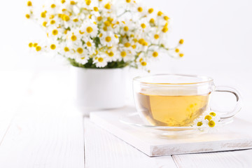 Obraz na płótnie Canvas Healthy chamomile tea