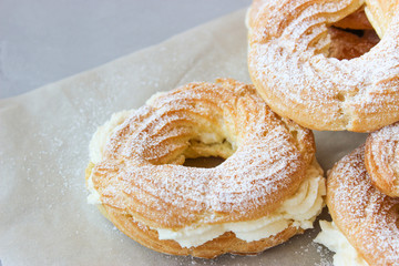 Custard rings with cottage cheese.