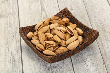 Unpeeled Almonds nuts