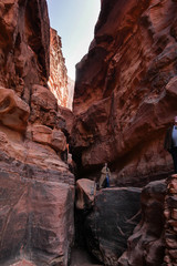 Wanderung in der Schlucht Khazali Canyon im Wadi Rum
