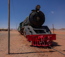 Obraz premium historischer Zug in der Wüste Wadi Rum