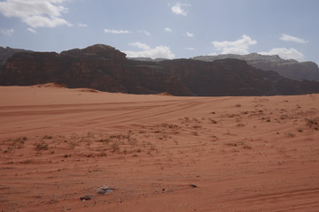 Fototapeta na wymiar Mondlandschaft in der Wüste Wadi Rum