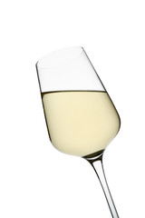 Kieliszek białego wina na białym tle