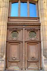 Doors are different in Paris