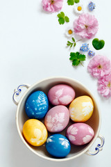 Fototapeta na wymiar colorful Easter eggs 