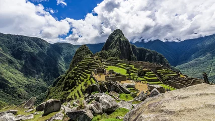 Crédence de cuisine en verre imprimé Machu Picchu The lush green terraces of ancient Machu Picchu