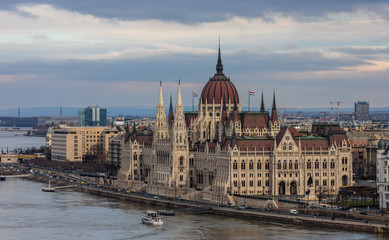 Obraz premium Aerial view of old city Budapest with Parliament building