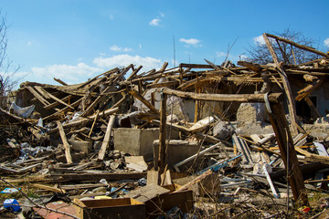 ruins dismantling old house