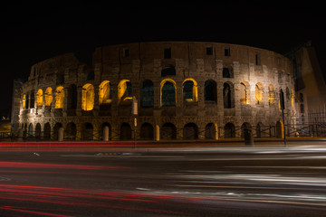 Fototapeta na wymiar A night view of Colloseum rome italy