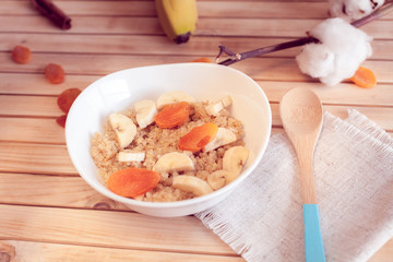 Quinoa porridge with banana
