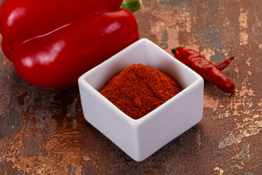 Paprika powder in the bowl