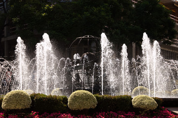 Wasserspiele auf dem Praça do Infante in Funchal aufl Madeira